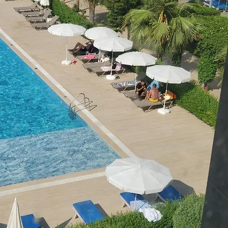 Moda Marine Luxury Homes אלאניה